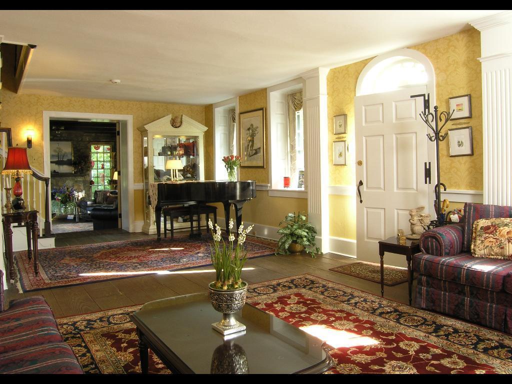 Chimney Hill Estate Inn Lambertville Exterior photo